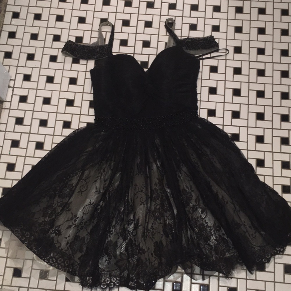 Semi formal homecoming dress only worn once